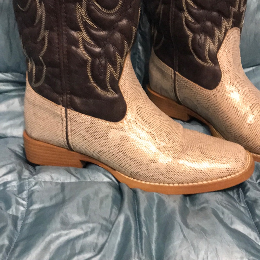 Lady’s Roper boots - Picture 2 of 3